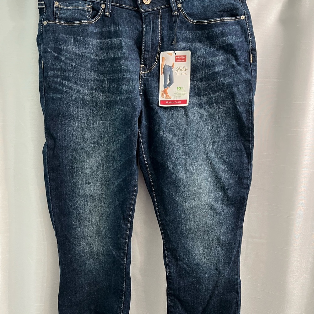 Levi's Women's Cropped Capri Blue Jeans